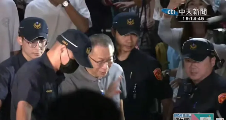 柯文哲維持原交保裁定　柯媽喜極而泣哽咽：我孩子真的是好孩子