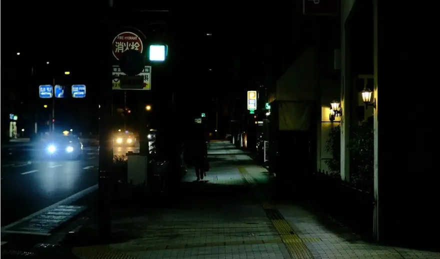靈異錯別字/女大生騎夜路亂講話　男鬼攔車索投胎費