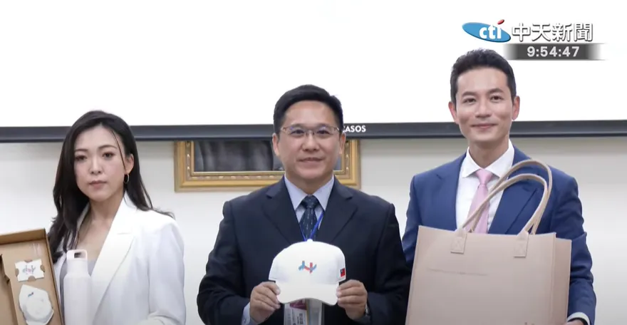 國慶紀念品開箱了！首創精緻禮盒藏彩蛋　將抽100名幸運兒贈禮