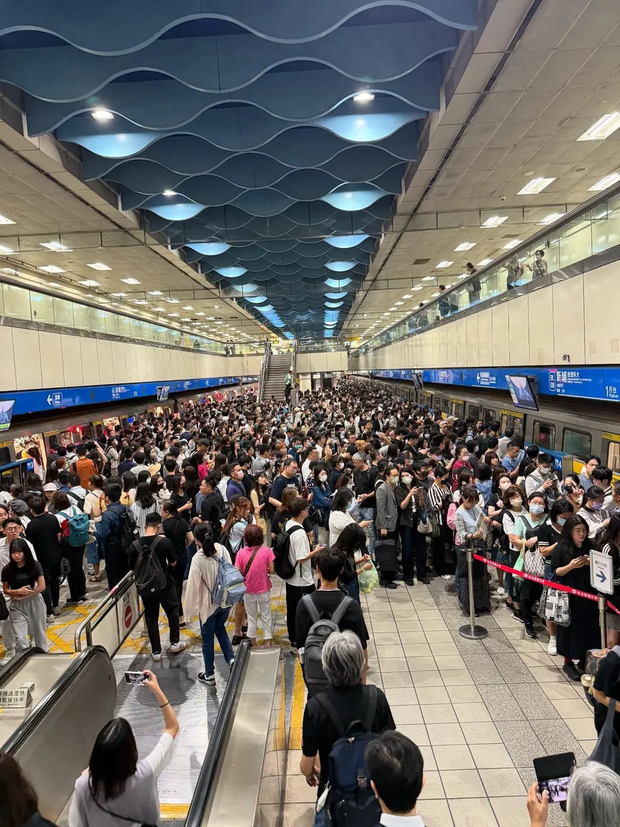 北捷板南線又出事！新埔站列車異常　千名乘客被請下車