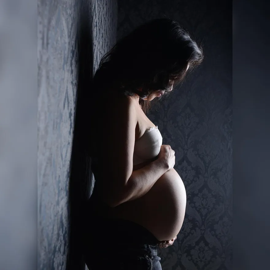 孕婦狂嗑美食　醫抽血驚見「草莓奶昔」險一屍兩命