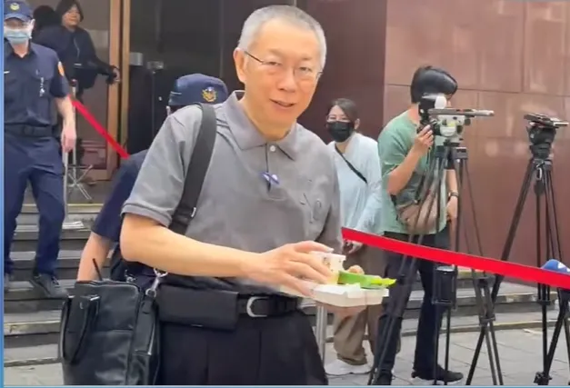 柯文哲、蔡依林都染皮蛇　勿輕忽！病毒侵襲嚴重恐失明