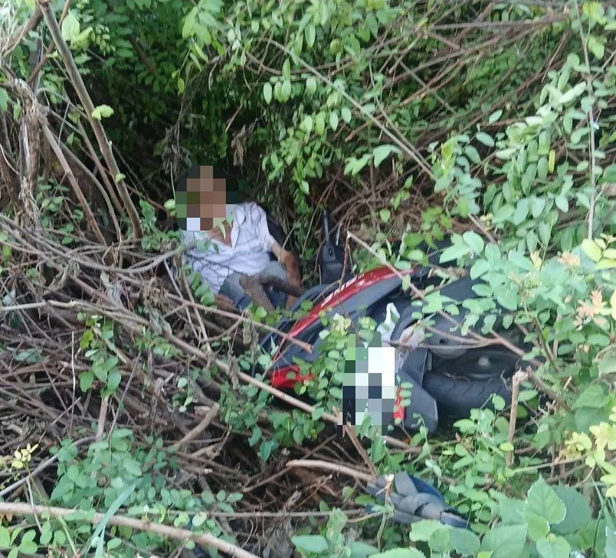 影/高雄柴山7旬翁突急煞「連人帶車墜谷」　手腳擦挫傷