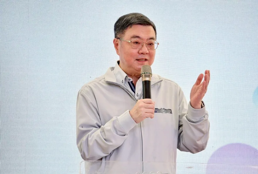 王鴻薇拿游錫堃、劉兆玄為例　質疑卓榮泰官位怎能穩如泰山？