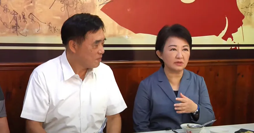 影/合體郝龍斌吃播台中小吃！盧秀燕驚爆：他2個第一次都獻給我