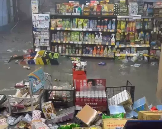 影/馬太鞍溪堰塞湖溢流！光復鄉超市內爆水災　6人一度受困