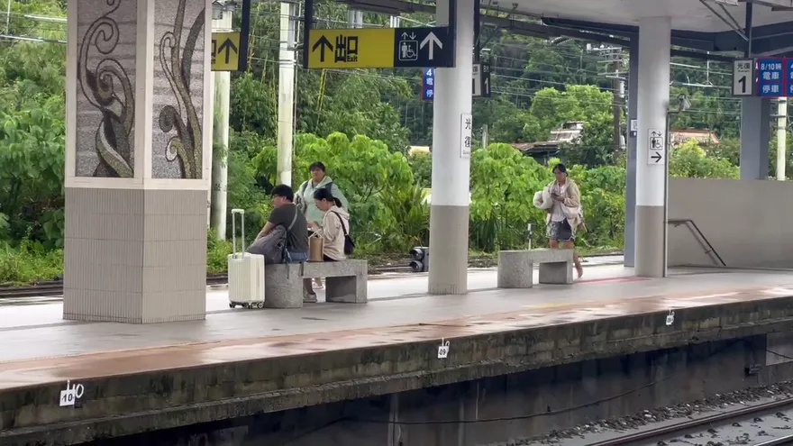 花蓮堰塞湖傳第三波溢流　台鐵預防性停駛延誤64分鐘
