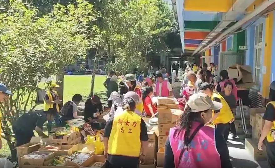 她想捐水被打槍「改捐太陽餅」　網：災區實用糧食