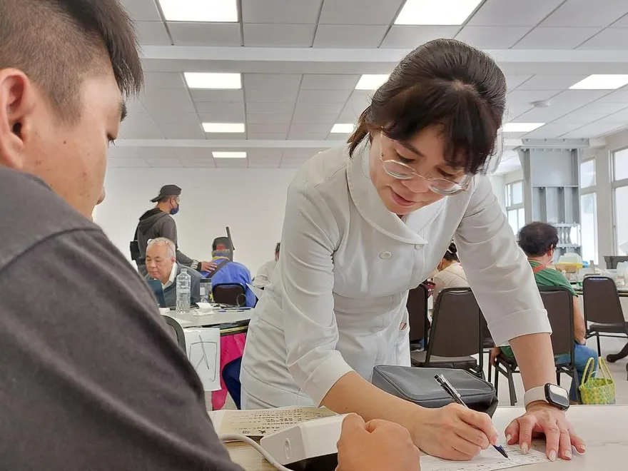「超暖心醫療站」災區出身中醫師、護理師媳婦攜手：要與故鄉共患難！