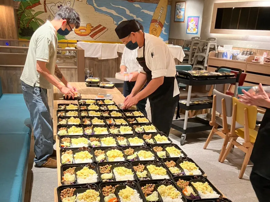 從泥濘中送來熱食！饗賓集團「一車餐盒」陪伴災民度過艱難