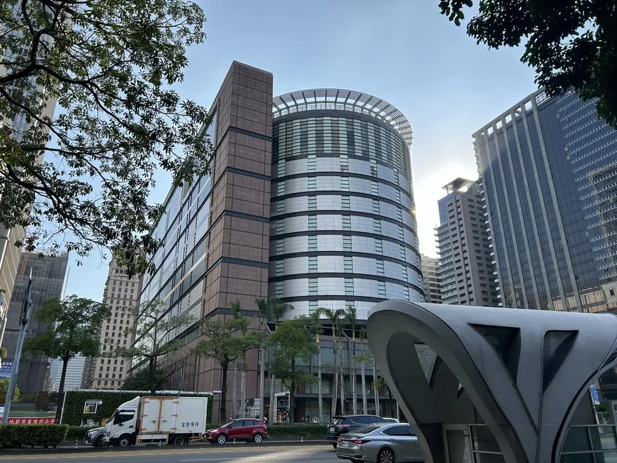台中新光三越氣爆案！許姓店長涉數罪80萬交保限制出境