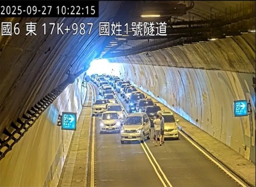 連假首日國道車潮湧現！高公局預警：下午7路段恐塞爆