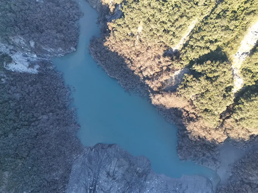 影/馬太鞍堰塞湖最新空拍畫面直擊！蓄水量「剩6.6%」