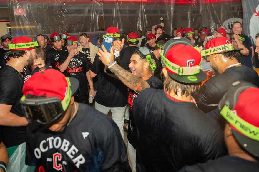 MLB/史上最狂逆轉秀！守護者再見轟搶下分區冠軍