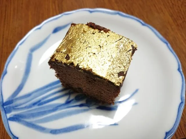 別亂灑金箔！糕餅過關、握壽司遭罰　燒肉店慘吞3萬元