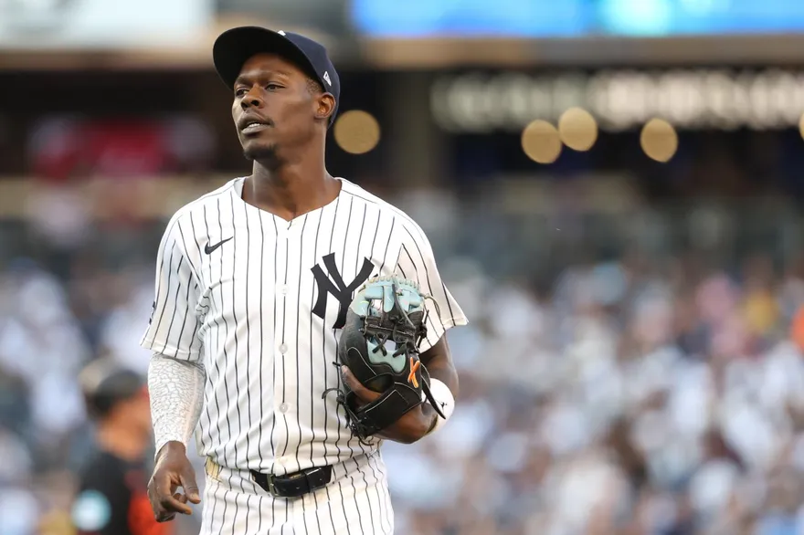 MLB/單季30-30卻坐板凳　奇澤姆「疑不願多談」背對記者說話