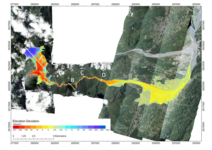 馬太鞍溪堰塞湖地形劇變　山體崩塌403公尺、河床高出50米