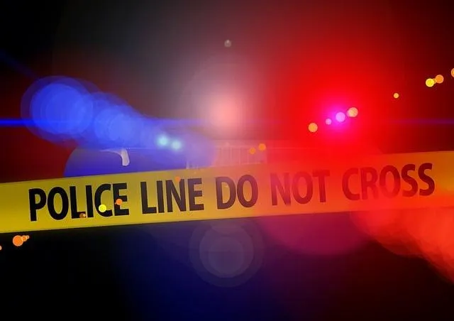 悚！泰男墜樓撞到牆身體「斷兩截」　內臟噴馬路慘不忍睹