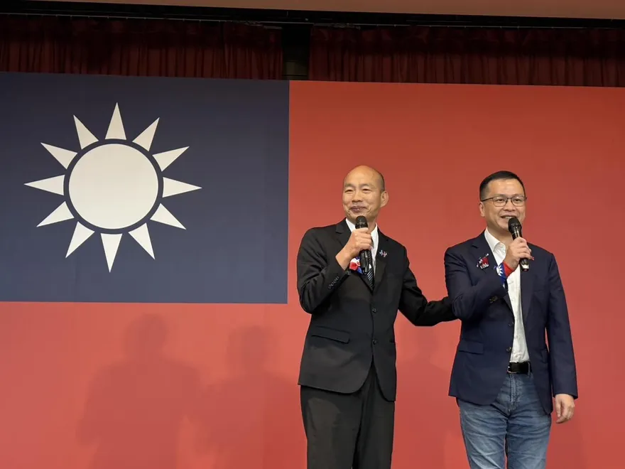同框韓國瑜嗨唱「愛拚才會贏」　羅智強喊選到底：一定逆轉勝