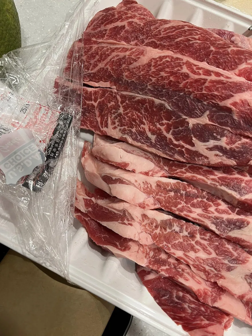 好市多買肉片回家烤驚見「精彩第二層」　網掀兩派論戰
