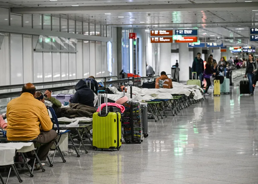 慕尼黑機場接連二日遭無人機干擾　航班大亂6500名旅客受影響