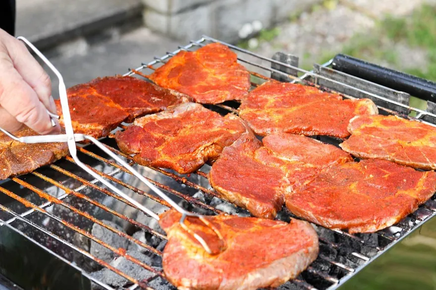 中秋烤肉變苦差事？網友嘆：「永遠同一批人顧火收拾」