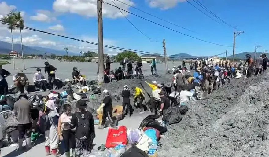 中秋連假首日2.5萬「鏟子超人」擠爆光復站　破上週連假紀錄