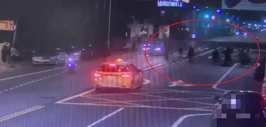 影/壽星酒後失控持酒瓶K友頭濺血　高雄警快打部隊到場