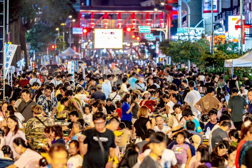 萬人同慶中秋節！中壢封街烤肉23週年　張善政：延續在地傳統