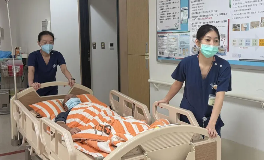「陪視障兒住院」父親竟突發心梗！三位護理師即時成功救命