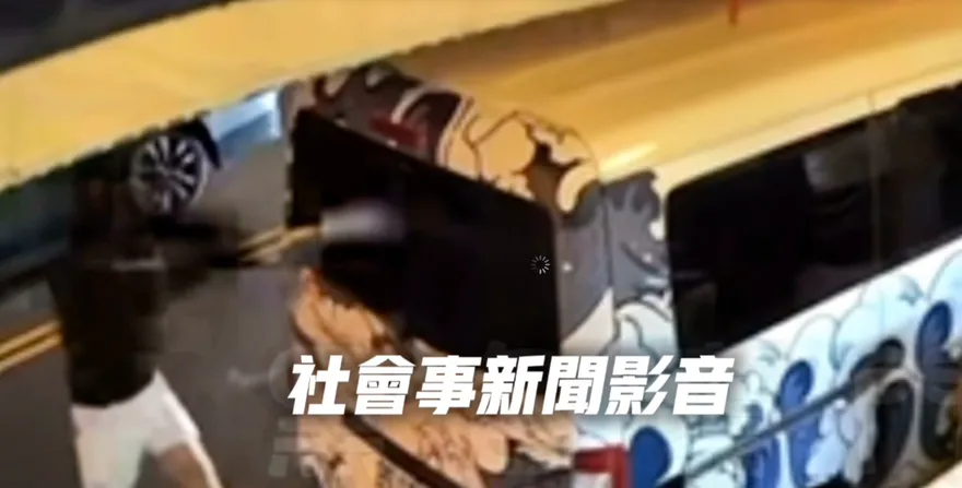 影/東港高職生積怨爆發！　2男夜持球棒砸毀同學父親愛車