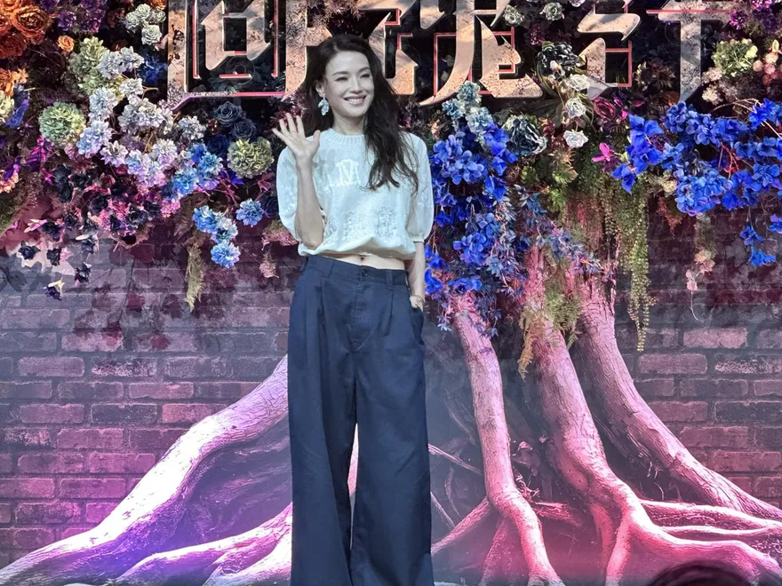 首接台劇！舒淇出道30年哭最多「變老花眼」　鍾欣凌虧：走路跟風一樣快