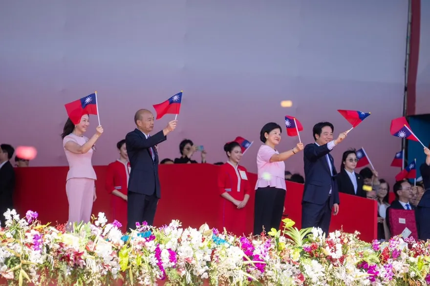 賴清德「台灣之盾」vs韓國瑜「3隱形堰塞湖」　港媒：一個台灣平行時空