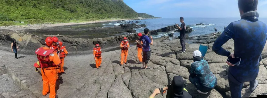 救到了！貢寮萊萊磯釣場外海潛水3女被拉上漁船　人沒事
