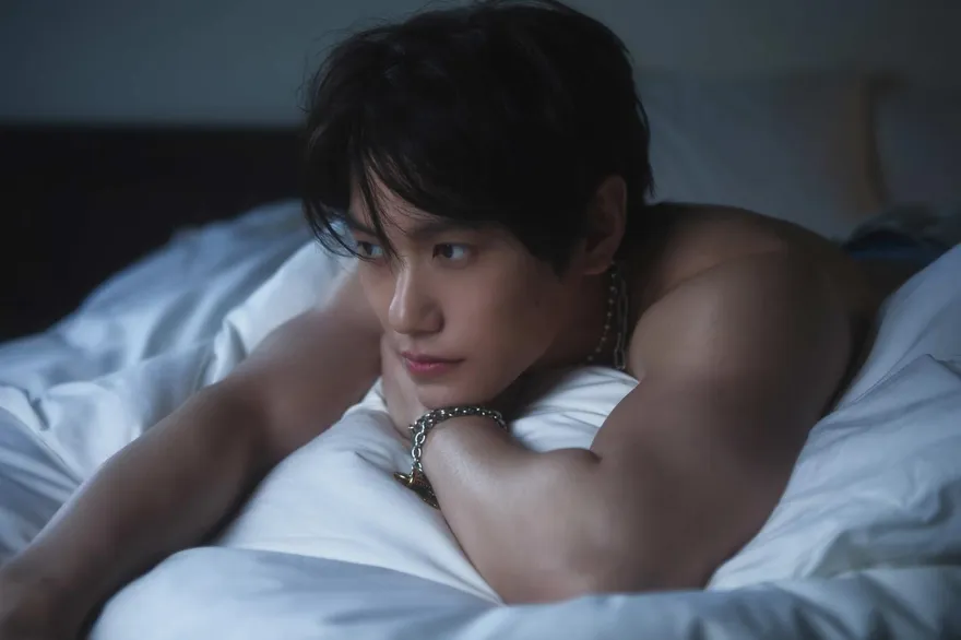 慶出道20年！邱宇辰裸身炸裂壯碩胸肌　曝哥哥王子反應