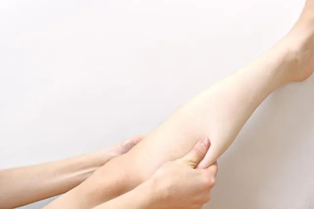 「8大水腫警訊」對應身體健康　 單側腫脹恐是腫瘤壓迫