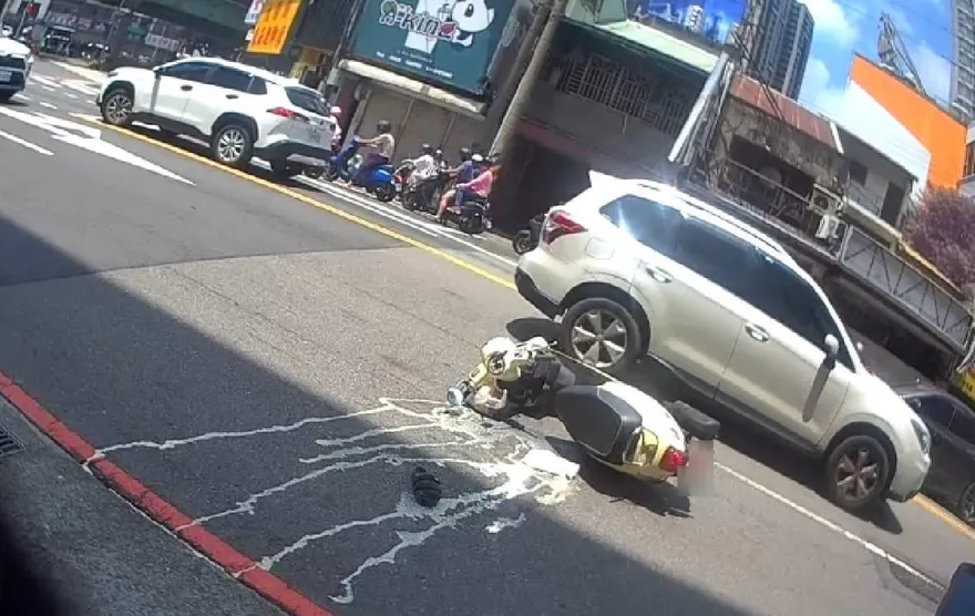 影/台中通緝犯買奶茶遇警　「拒檢撞逃」道歉23次也沒用