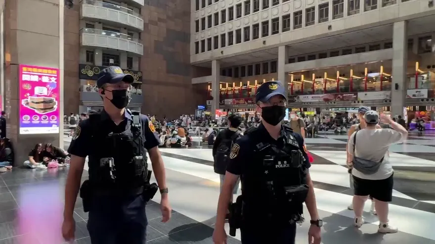 為何街友愛聚集在車站？鄉民列「4大關鍵」：太方便