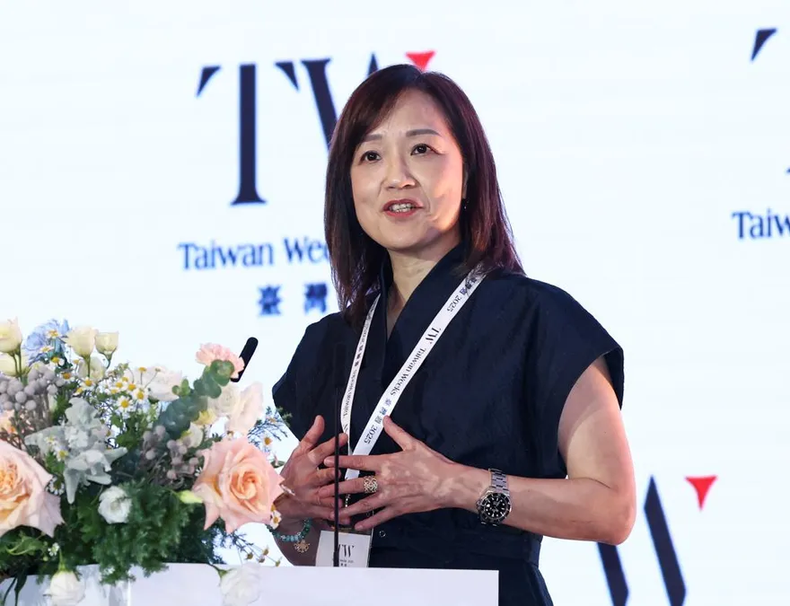 玉女歌手轉戰金融圈！「外銀最美CEO」掌管12兆資產