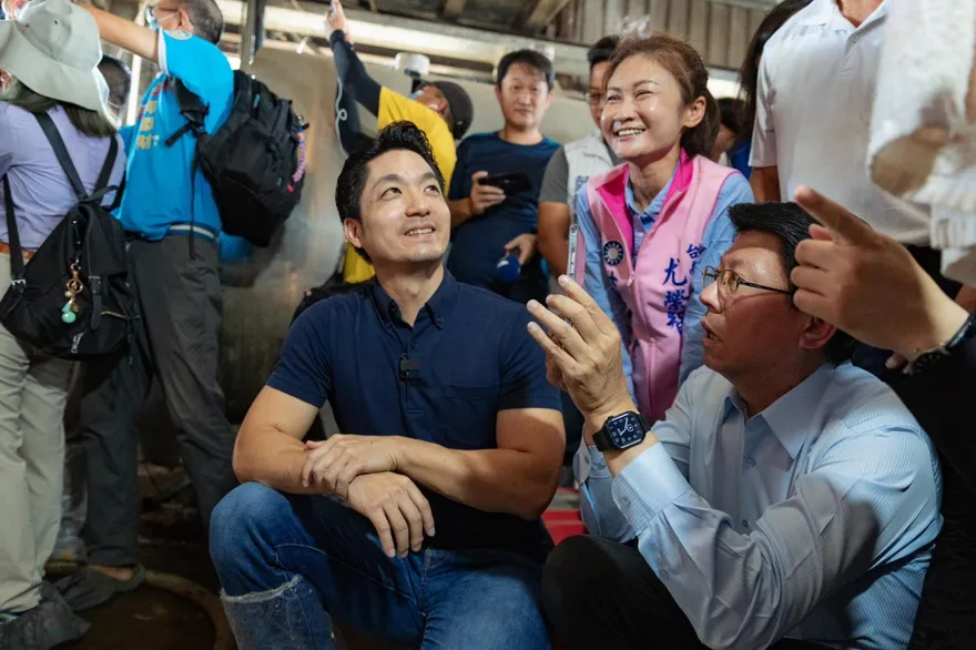 蔣萬安考察酪農喊話：再苦不能苦孩子　再窮不能窮教育！