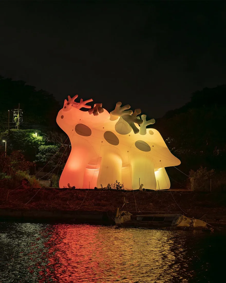 基隆潮藝術18公尺光獸爆裂！整組消風攤平　疑溫差大所致