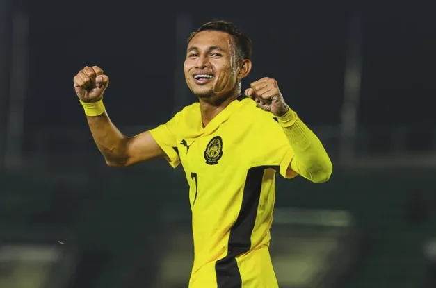 遭硫酸潑到毀容！　男足國手17個月後復出「國際賽進球」