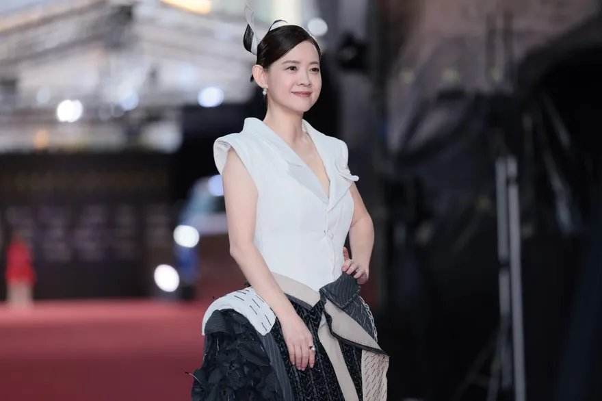 金鐘60/上半身女生下半身男生？曾寶儀隔多年再主持　嘆：更緊張