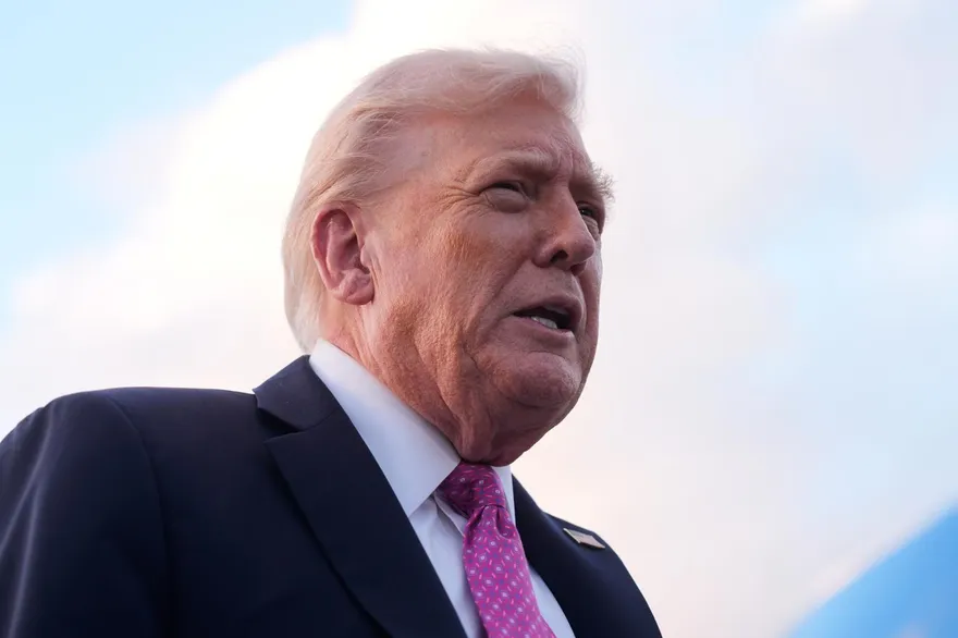 韓媒：台企高層受邀與川普佛州球敘　軟銀、三星都是座上賓