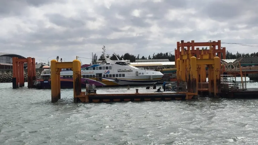 中颱鳳凰來襲！金門往返泉州、廈門小三通海空停航