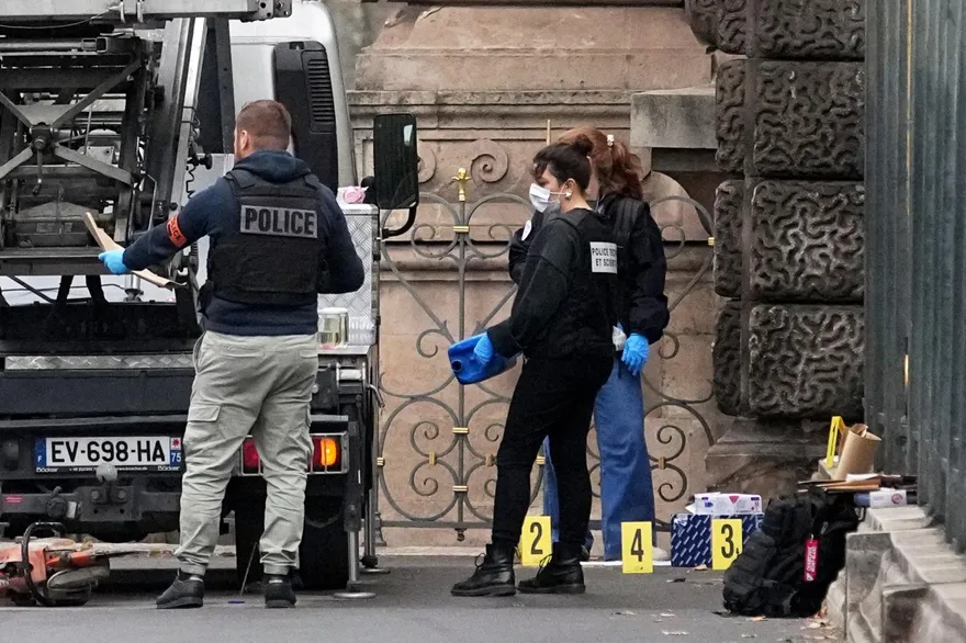 羅浮宮珠寶失竊…美昔日大盜驚爆：恐被分拆「塞進屁屁」帶出國