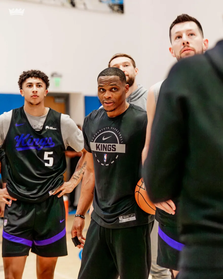 NBA/差點沒頭路...西河被問本季結束後退不退　瞬間撇頭：不