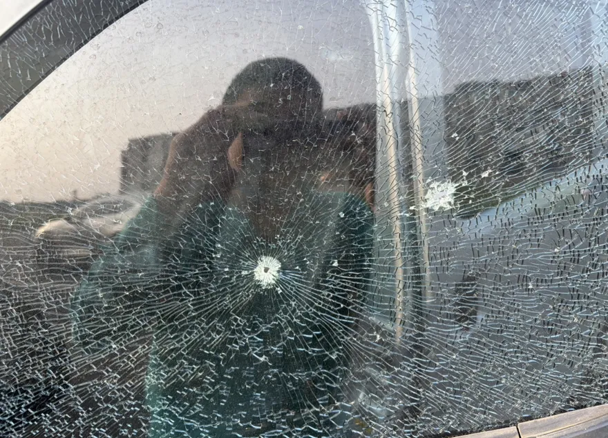 高雄2車停路邊遭「槍擊」　BB槍男被逮稱：無聊、好玩