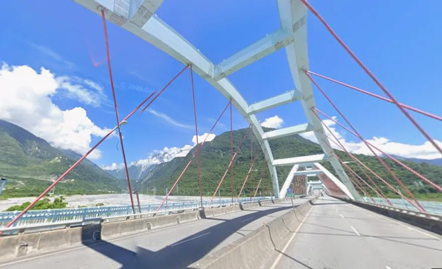 立霧溪堰塞湖水位持續上漲　台9線太魯閣大橋不排除封閉