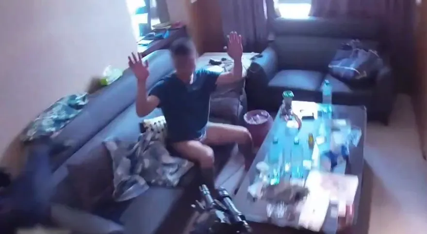 明仁會南投據點被抄！主嫌「內褲跑出來」狼狽遭逮